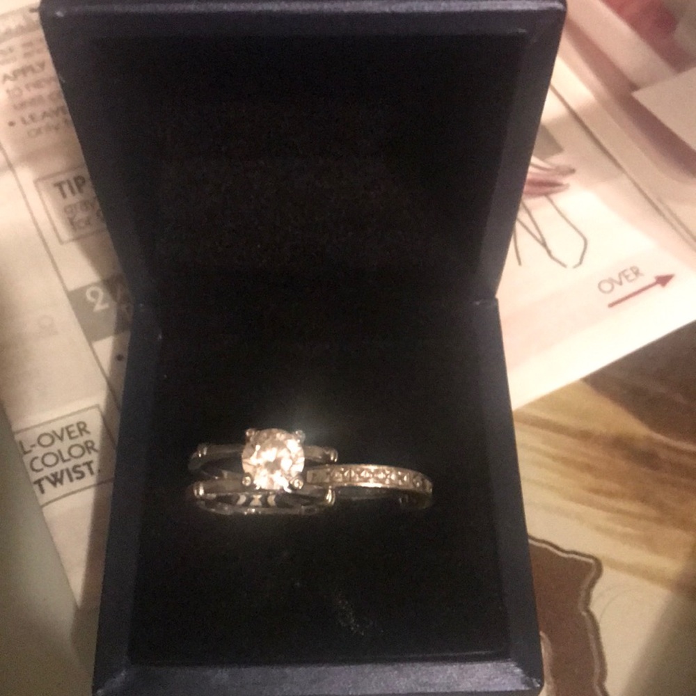 Very pretty sterling silver ring set